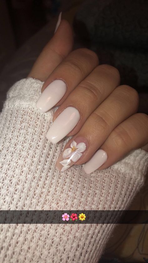 White Nails Acrylic Coffin Medium, White Nails With Sticker Designs, Flower Nail Designs Coffin Short, White Spring Nails Acrylic, White Nail With Flower, White Nails With Pink Flowers, Milky White Nails With Flowers, White Nails With Accent Nail, White Nails With Flower Design