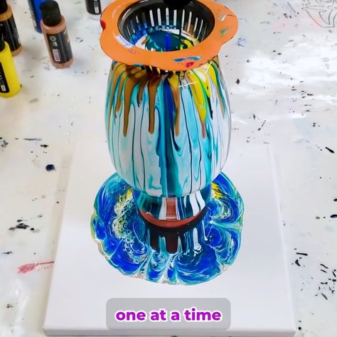 5 Ways to Acrylic Pour on a Vase | vase | I love acrylic pouring on vases! So many ways to do it :) | By Mixed Media Girl Glass Crafts Diy, Acrylic Painting Diy, Acrylic Pouring Art, Acrylic Tumblers, Painted Vases, Pouring Art, Video Recording, Acrylic Pour, Pour Painting