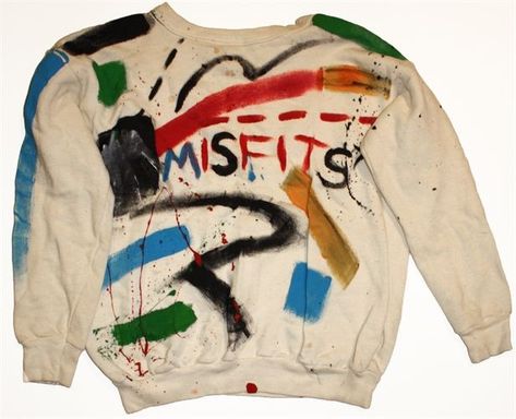 Wearing the Message: Protest T-Shirts | DailyArtMagazine | Art History Jean Basquiat, Michel Basquiat, Jean Michel Basquiat, Jean Michel, 자수 디자인, Painted Clothes, Look Cool, Look Fashion, Custom Clothes