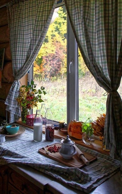 Cottage Core Room, Cottage Core House, Cottage Aesthetic, Casa Country, Dekorasi Kamar Tidur, House Window, Cottage In The Woods, Window View, House Windows