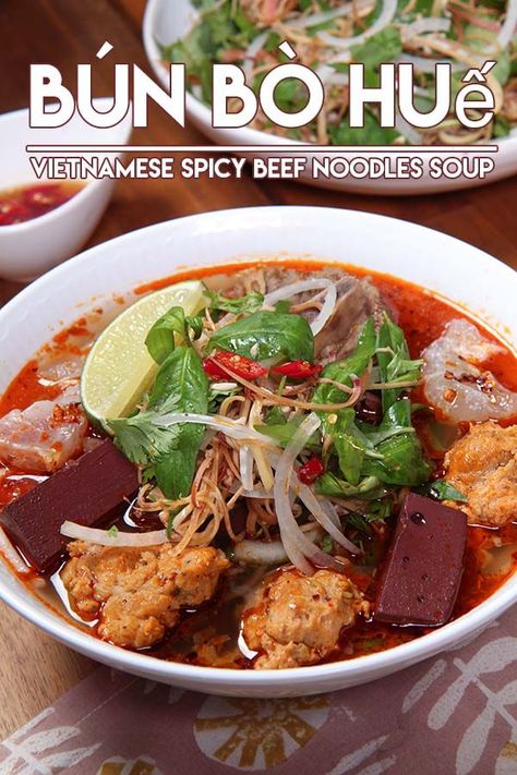 My Viet friend Be's sharing her famous Bun Bo Hue recipe! She is actually from the Huế area in Vietnam and hands down her Bun Bo Hue is the BEST. EVER. Beef Noodles Soup, Bun Bo Hue Recipe, Bun Bo Hue, Vietnamese Foods, Vietnamese Dishes, Noodle Soups, Seonkyoung Longest, Noodles Soup, Beef Noodles