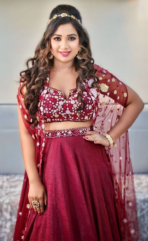 #shreyaghoshal #singer #fanpage Glamour Clothing, Durga Picture, Shreya Ghoshal, Love My Life, Female Celebrity Fashion, Indian Goddess, Indian Gowns, Love Couple Photo, Dream Board