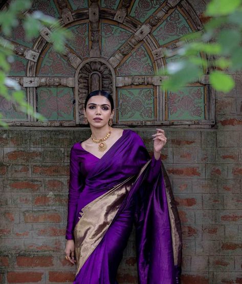 Purple Kanchipuram Saree, Shriya Pilgaonkar, Saree Red, Kanjivaram Sarees Silk, Purple Saree, Fashionable Saree Blouse Designs, Fancy Sarees Party Wear, Indian Saree Blouses Designs, Silk Saree Blouse Designs