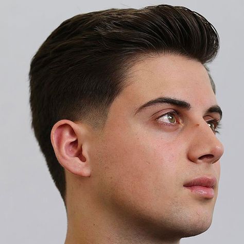 No Sideburns Haircut - Best Sideburn Styles: How To Cut and Trim Your Sideburns #menshairstyles #menshair #menshaircuts #menshaircutideas #menshairstyletrends #mensfashion #mensstyle #fade #undercut #beard #beards #beardstyles #beardgang #beardedmen #facialhair Sideburn Styles, Low Taper Haircut, Taper Haircut, Side Haircut, Haircuts 2020, Fade Haircut Styles, Boys Hairstyles, Cool Hair Designs, Classic Taper