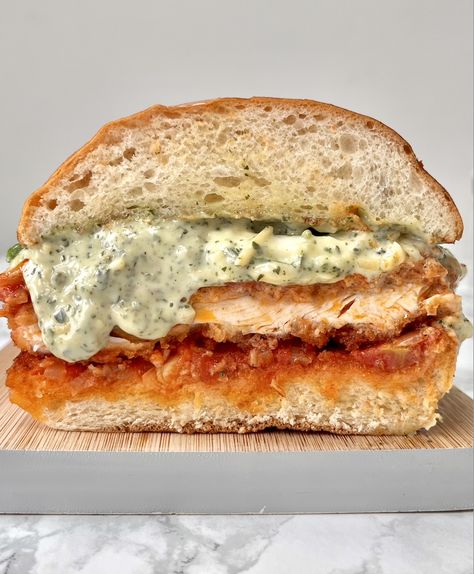 Chicken Parmesan Sandwich Parmesan Crusted Chicken Sandwich, Chicken Parm Burgers, Chicken Parmesan Sandwich Recipe, Chicken Parm Burger, Chicken Tomato Sauce, Chicken Parm Sandwich, Parmesan Sandwich, Chicken Parm Recipes, Nem Mad