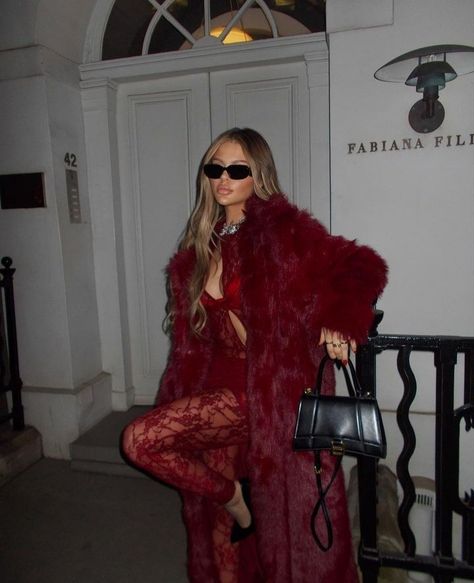 Anetta Beri, Red Fur Coat, Mob Wife Aesthetic, Wife Aesthetic, Month Of Love, Wife Style, Red Fur, Sleek Dress, Glam Outfit