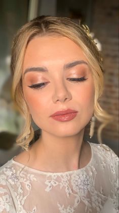 Hair for the day on Pinterest Wedding Minimalist Makeup, Wedding Make Up Glow, Bride Makeup Beach Wedding, Soft And Romantic Wedding Makeup, Soft Feminine Bridal Makeup, Garden Party Wedding Makeup, Bridal Makeup Peach Tones, Junior Bridesmaid Makeup Natural, Soft Summer Glam Makeup