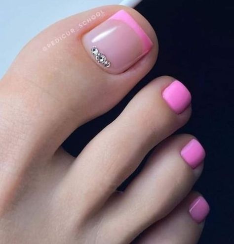 Hot Pink Summer Toenail Designs: Sparkle, Art, and Beach Vibes Summer Toenail Designs, Beach Toe Nails, Sparkle Art, Pink Toe Nails, Toenail Designs Summer, Pedicure Designs Toenails, Toenail Designs, Acrylic Toes, Acrylic Toe Nails