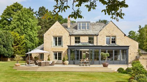 From Dated Conservatory to Modern Orangery - Westbury Garden Rooms Westbury Garden Rooms, Modern Conservatory Ideas, Orangery Dining Room, Modern Orangery, Kitchen Extension Open Plan, Old Conservatory, Modern Conservatory, House Hallway, Conservatory Extension