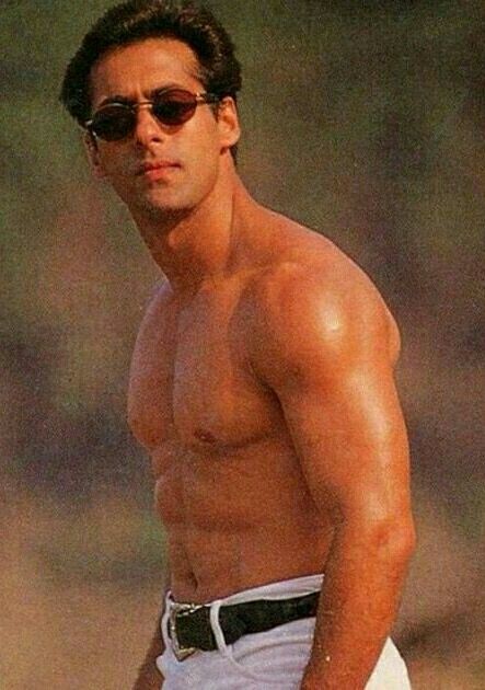 Salman Khan Vintage, Salman Khan Body Hd Wallpaper, Salman Khan 90s, Happy Birthday Salman Khan, Happy Birthday Pic, Salman Yusuff Khan, Salman Khan Wallpapers, Vintage Bollywood Aesthetic, Birthday Pic