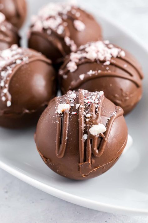 Hot Cocoa Bombs Recipe (Easy DIY) Diy Hot Chocolate Bombshell, Hot Cocoa Cake Pops, Hot Cocoa Bombshell Diy, Hot Chocolate Bombshell Diy, Cocoa Bombshell, Hot Chocolate Bombshell Recipe, Cocoa Board, Chocolate Balls Recipe, Nutella Hot Chocolate