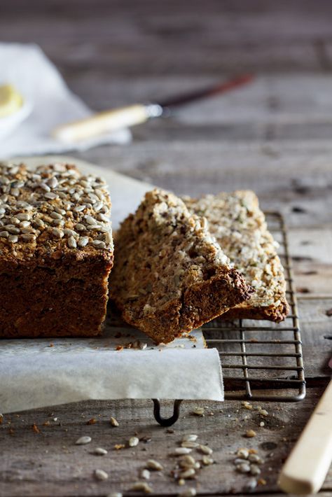 Mrs. Tollman's Bread in a Bottle? How to make a seed loaf - Simply Delicious ***SUBSTITUDED 'ANCIENT GRAINS & SUPER SEEDS' FOR WHEAT GERM ***ADDED RAISINS AND WALNUTS Wheat Germ Recipes, Seed Loaf, Vegan Bbq Recipes, Savory Bread Recipe, Easy Peasy Recipes, Bread Maker Recipes, Seed Bread, Biscuit Rolls, Food Props