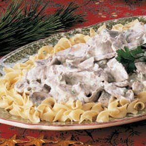 Mushroom Beef Stroganoff, Stroganoff Crockpot, Slow Cooker Beef Stroganoff Recipe, Steak Stroganoff, Mushroom Steak, Best Beef Stroganoff, Recipe Mushroom, Concord California, Beef Stroganoff Crockpot