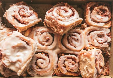 Cinnamon Roll Recipe Homemade, Cinnamon Roll Recipe, Cassia Cinnamon, Apple Cinnamon Rolls, Fresh Spices, Dried Apples, Roll Recipe, Cinnamon Rolls Recipe, Sweet Roll