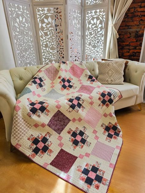 Sandy @thaicharmllc has used the new Walk in the Prairie fabric collection to create this quilt that is inspired by sweet simplicity of prairie life and the comforts of home. 🩷⁠
⁠
The Meadow Patch Quilt is made with traditional granny square blocks with a twist! It features a menagerie of florals, stripes, polka dots & gingham in sage gray, marsala, and cream. Visit our blog for a close-up look at this gorgeous quilt and a link to the pattern by Sandy! Traditional Granny Square, Melissa Gilbert, 9 Patch Quilt, Grey Quilt, Traditional Quilts, Modern Pillows, Foundation Paper Piecing, Quilting For Beginners, Patch Quilt