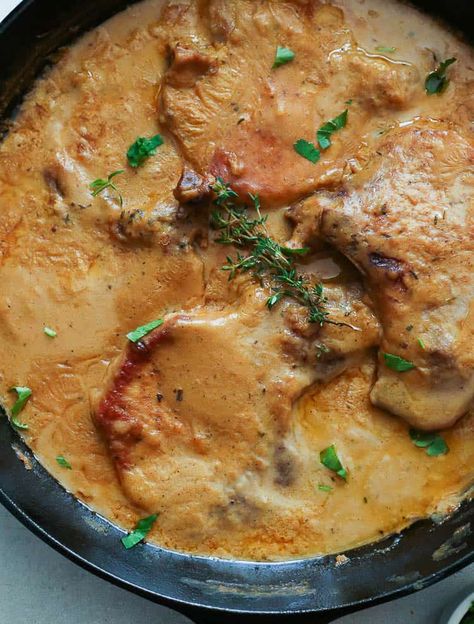 Easy Smothered Pork Chops - Immaculate Bites Easy Smothered Pork Chops, Stove Top Pork Chops, Pork Chops Smothered, Oven Pork Chops, Smothered Pork Chops Recipe, Center Cut Pork Chops, Baked Pork Chops Oven, Baked Cabbage, Southern Cooking Recipes