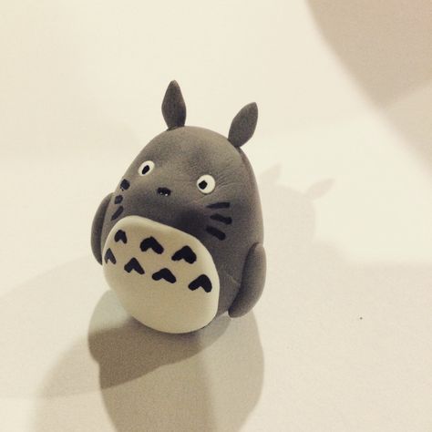 little totoro  -made by clay~ Totoro Clay Art, Clay Totoro, Totoro Clay, Clay Pokemon, Easy Clay Sculptures, Oven Bake Clay, Air Dry Clay Projects, Clay Crafts Air Dry, Clay Figurine