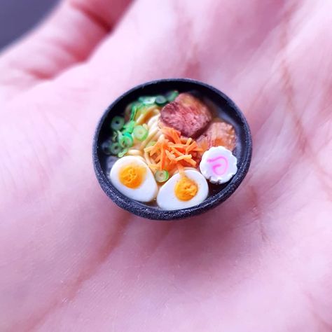 Clay Ramen Bowl, Noodle Art, Miniture Food, Ramen Noodle Bowl, Clay Inspo, Clay Works, Korean Clothes, Food Charms, Ceramic Texture