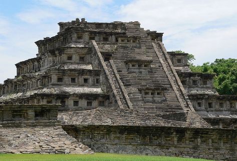 Tajin Veracruz, Step Pyramid, Vera Cruz, Famous Buildings, The Pyramids, Mayan Ruins, Archaeological Site, Ancient Ruins, Ancient Civilizations