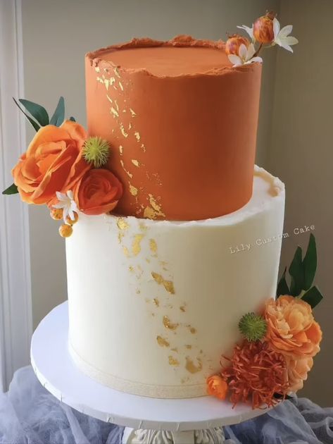 Fall Colors Birthday Cake, Wedding Cakes Fall Colors, Orange Dessert Table, Orange Cake Ideas, Burnt Orange Cake, Orange Cake Design, Orange Color Cake, Birthday Cake Orange, Wedding Cake Orange