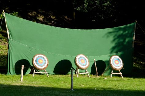 Backyard Archery Range Ideas, Backyard Bow And Arrow Range, Outdoor Archery Range, Archery Targets Diy, At Home Archery Range, Diy Archery Range, Archery Backstop Diy, Diy Archery Target Backstop, Archery Range Backyard