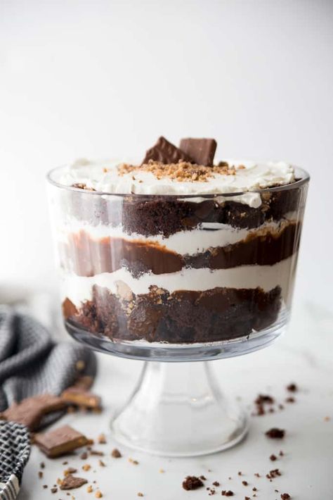 Chocolate Trifle Recipe, Chocolate Trifle Desserts, Lemon Blueberry Trifle, Trifle Bowl Recipes, Trifle Cake, Heath Bar, Tastes Better From Scratch, Chocolate Truffle Cake, Trifle Dish