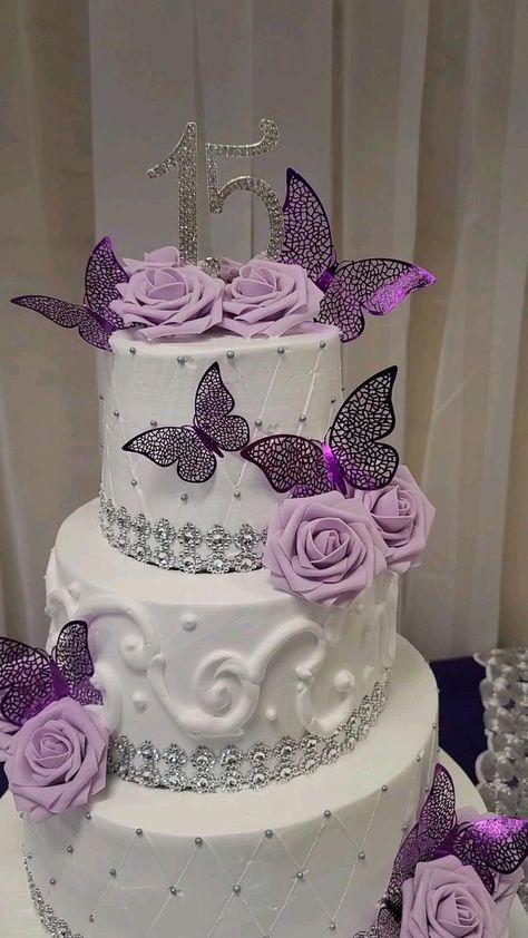 Butterfly Theme Sweet Table, Lilac 15 Cake, Quince Cakes Purple Butterfly, Purple Enchanted Forest Cake, Quencinera Purple Theme, Purple Quinceanera Hairstyles, Purple Quinceañera Cake, Purple Quinceanera Theme Ideas, Purple Quince Decorations Ideas