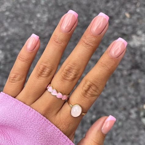 21 Cute & Trendy Pink French Tip Nails to Try in 2024 Pink Frenchies, Short Pink Nails, French Tip Gel Nails, Pink Tip Nails, Pink French Tip, Pink French Nails, Gel Nails French, Baby Pink Nails, Squoval Nails