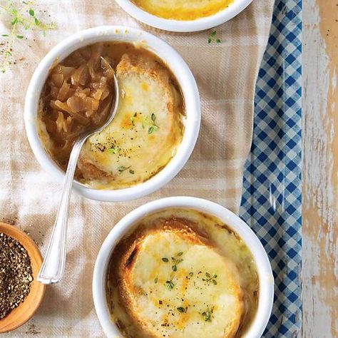 Vegan French Onion Soup, Best French Onion Soup, Classic French Onion Soup, French Onion Soup Recipe, Onion Soup Recipes, Cooking Lessons, Paula Deen, French Onion Soup, Minestrone