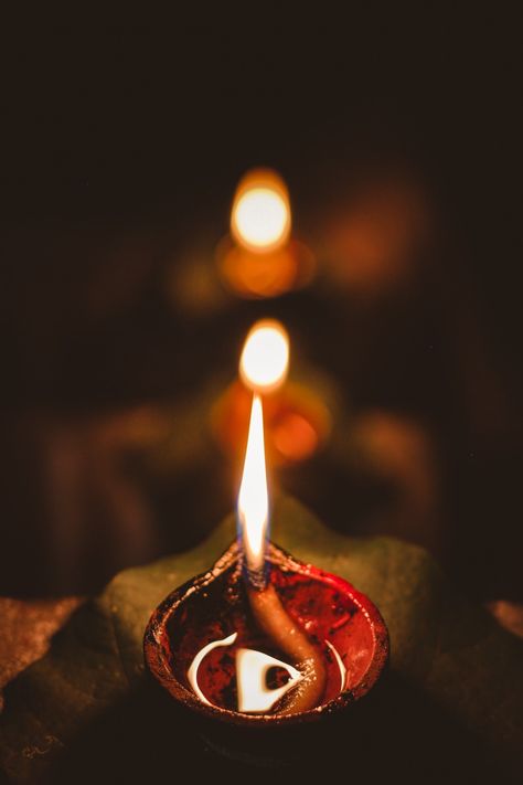 Ananth ak Karthigai Deepam Photography, Karthika Deepam, Telugu Culture, Karthigai Deepam, Cloth Painting, Diya Lamp, Board Inspiration, Vision Board Inspiration, Phone Background