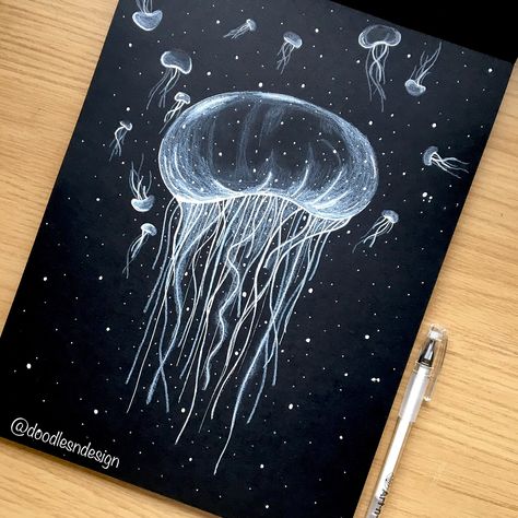 Close Drawing, Drawing Jellyfish, Pet Jellyfish, Jellyfish Facts, White Jellyfish, Jellyfish Lantern, Jellyfish Jewelry, Jellyfish Costume, Jellyfish Illustration