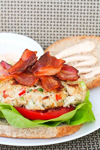 Crab Cake BLTs Comfy Recipes, Pescetarian Meals, Hearty Sandwiches, Yummy Sandwiches, Crab Cake Recipes, Crab Dishes, Sandwich Ideas, Football Fever, Blt Sandwich