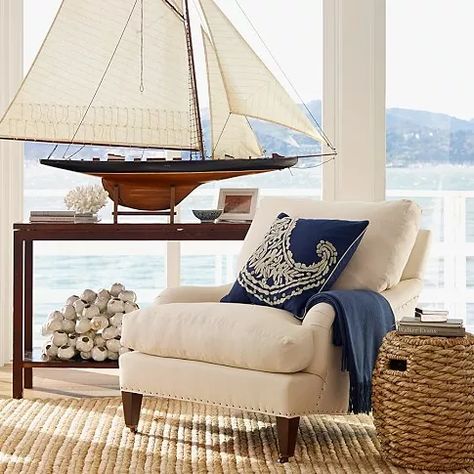 Coastal Living Rooms, Coastal Living Room, Beach Cottage Style, Nautical Home, Cool Ideas, Coastal Cottage, Modern Country, Style At Home, Coastal Homes