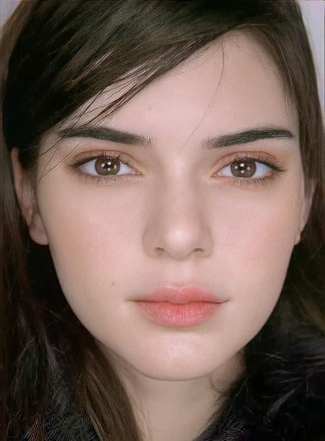 Kendall Jenner No Makeup Look, Kendall Face, Kendall Jenner Without Makeup, Kendall Jenner Fox Eyes, Kendall Jenner Cheekbones, Amber Eyes Color, Kendall Jenner Bare Face, Kendall Jenner Icons, Kendall Jenner Face