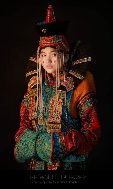 Cultures Of The World, Mongolian Clothing, Deku Cosplay, A4 Poster, Face Photo, Traditional Fashion, Folk Costume, World Cultures, People Of The World