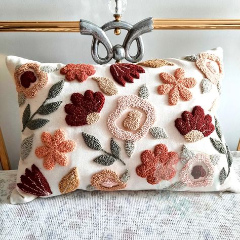 Decorative Flower Pillow Cover, Abstract Floral Punch Needle Pillow, 14x 20 Cushion Case, Home Decor for Mom, Unique Gift - Etsy Greece Punch Needle Pillow, Cream Pillow Covers, For Mom, Punch Needle Patterns, Pillowcase Pattern, Cozy Pillow, Punch Needle Embroidery, Flower Pillow, Geometric Pillow