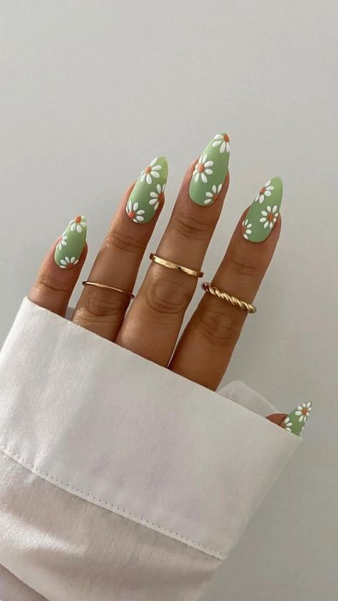 Daisy Nails, Her Nails, Cute Gel Nails, Floral Nails, Short Acrylic Nails, Best Acrylic Nails, Flower Nails, Cute Acrylic Nails, Green Nails