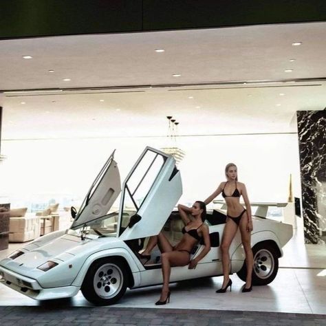 White Lambo, Vintage Lamborghini, Rich Cars, Charly Jordan, Car Poses, Auto Retro, Lamborghini Countach, Ford Gt40, Car Girl