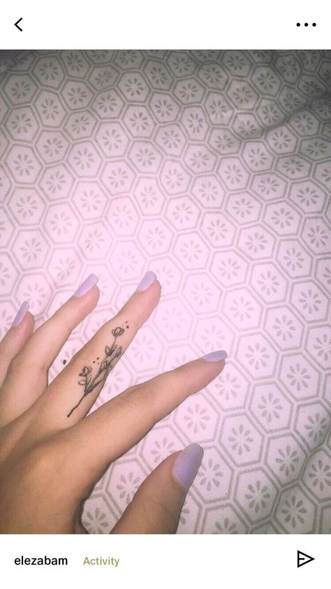 Finger Tattoos For Women Inner, Finger Tats For Women Simple, Flower Tattoos On Finger, Thumb Tattoos Women, Sister Matching Finger Tattoos, Violet Finger Tattoo, Matching Bff Finger Tattoos, Small Flower Tattoos Finger, Birth Flower Finger Tattoo