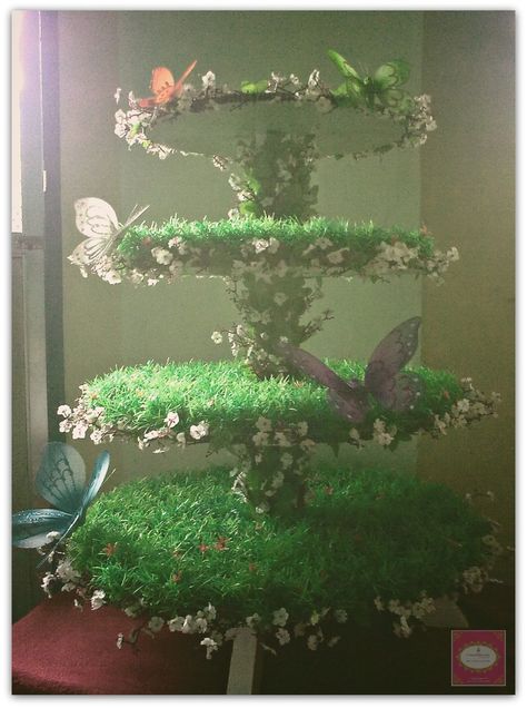 Fairy/Flowers and Butterflies themed cake and cupcake tower Enchanted Forest Party, Easter Birthday Party, Fairy Baby Showers, Fairy Garden Birthday Party, Fairy Tea Parties, Forest Birthday, Forest Party, Garden Baby Showers, Fairy Garden Party