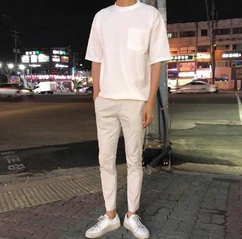 Kpop Fashion Men, Style Skate, Minimalist Moda, Minimalist Fashion Men, Mens Trendy Outfits, Men Stylish Dress, Mens Fashion Urban, Mens Fashion Streetwear, Korean Fashion Trends