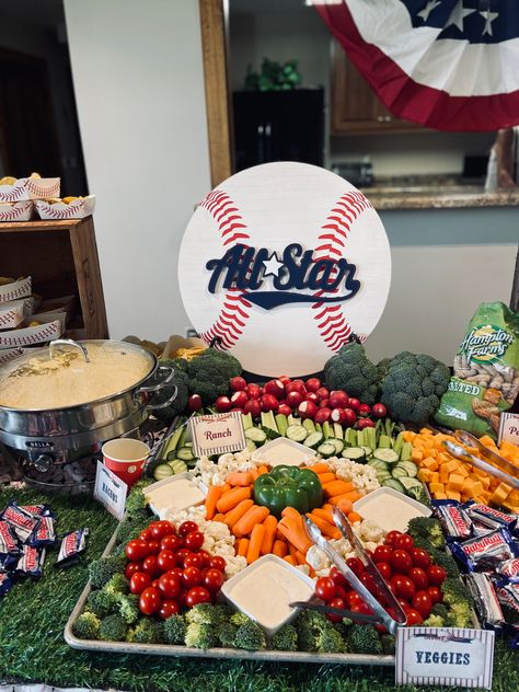 Baseball Theme First Birthday Party Food, Ballpark Theme Party Food, Baseball Themed Birthday Party Food, Baseball Watch Party Food, Rookie Year Food Ideas, Baseball First Birthday Party Food, Rookie Of The Year Food Ideas, Baseball Veggie Tray, Baseball First Birthday Food