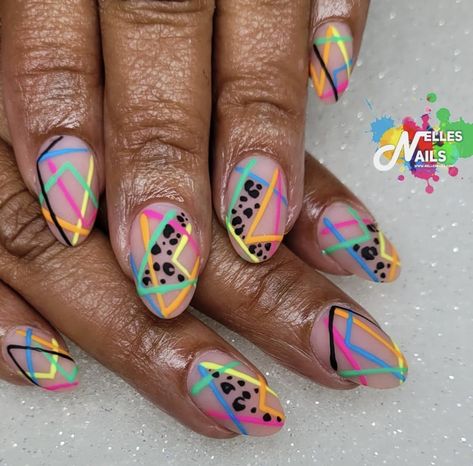 Cool Funky Nails, Different Color Nails Acrylic, 80s Nails Designs, Old School Nail Designs, 80s Inspired Nails, 80’s Nails, 80s Nail Art, Nails Trendy 2023, 70s Nail Designs