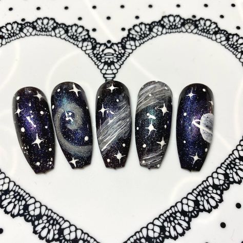 Beautiful space design by @nails_by_nicki_xoxo love these 😍 Space nails 🌙⭐️💫🪐 nailchemyuk The nebula collection and white artisan. #spacenails #nebulacollection #nebulanails #spacenailart #spacenailsdesign #stalybridgenails #stalybridgenailtech Blue Space Nails, Space Theme Nails, Space Themed Nails, Saturn Nails, Outer Space Nails, Nebula Nails, Universe Nails, Nail References, Rad Nails