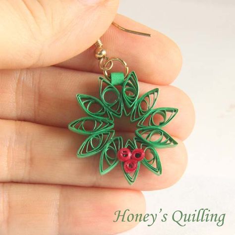 Quilling Ornaments, Quill Jewelry, Quilling Images, Quilled Christmas, Christmas Quilling, Paper Quilling Earrings, Wreath Earrings, Neli Quilling, Quilled Earrings