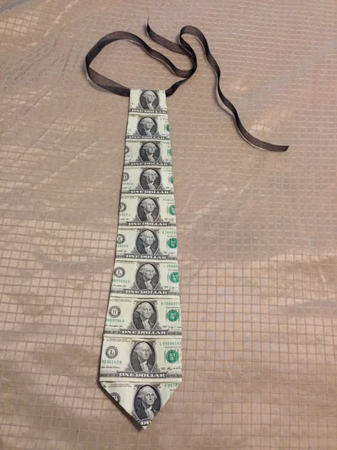 Gift Money Ideas, Money Gift Ideas, 2 Happy Birthday, Graduation Leis Diy, Birthday Money Gifts, Graduation Money Gifts, Homecoming Freshman, Diy Graduation Gifts, Graduation Money