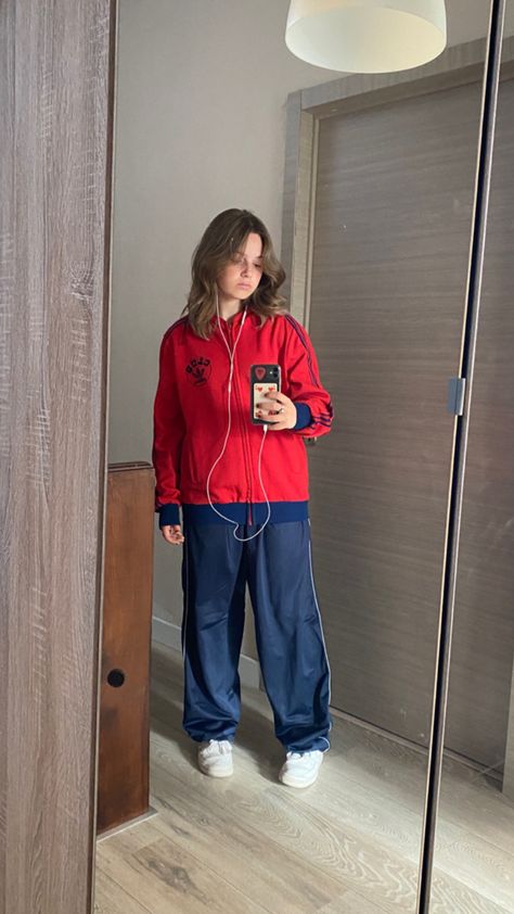 Red Rain Jacket Outfit, Rain Jacket Outfit Aesthetic, Wind Breaker Outfit, Rain Jacket Outfit, Jacket Outfit Aesthetic, Red Rain Jacket, Windbreaker Outfit, Red Wind, Red Rain