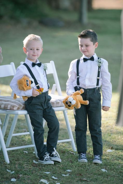 Page Boys Wedding Outfits, Paige Boys Outfits Wedding, Page Boy Outfits, Boys Wedding Outfit, Kids Wedding Outfits Boys, Ring Boy Outfits, Kids Wedding Outfits, Ring Bearer Suit, Emerald Wedding Colors