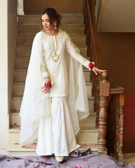 White Garara Dress, Garara Dress, Balochi Dress, Pakistani Wedding Dresses, Designs For Dresses, Stylish Dress Designs, Pakistani Wedding, Dress Designs, Indian Wear