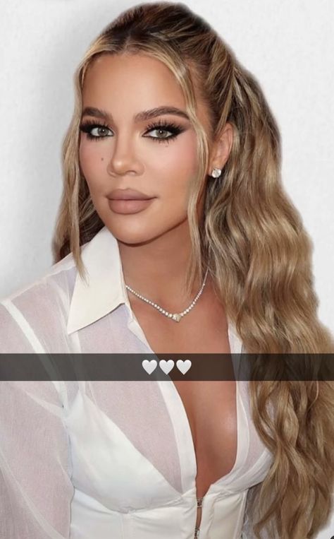 Khloe Kardashian Makeup, Edgy Makeup Looks, Khloe Kardashian Hair, Khloe Kardashian Style, Kardashian Makeup, Kardashian Hair, Long Hair Color, Edgy Makeup, Makeup Eye Looks